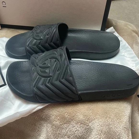 Gucci Rubber Slides - Picture 2 of 11